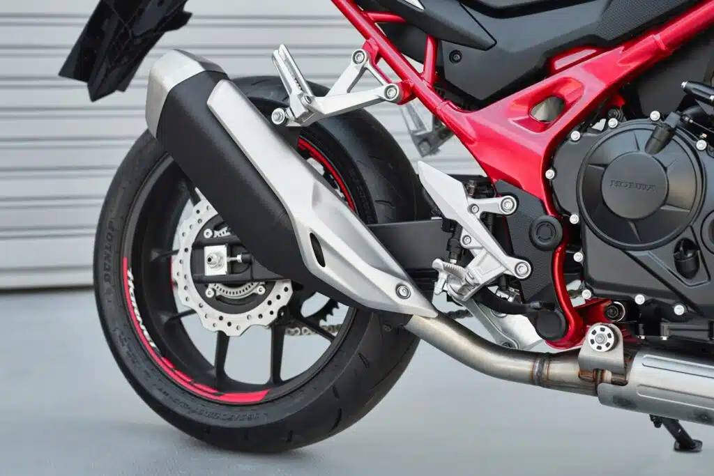23YM HONDA CB750 HORNET svg+xml;charset=utf