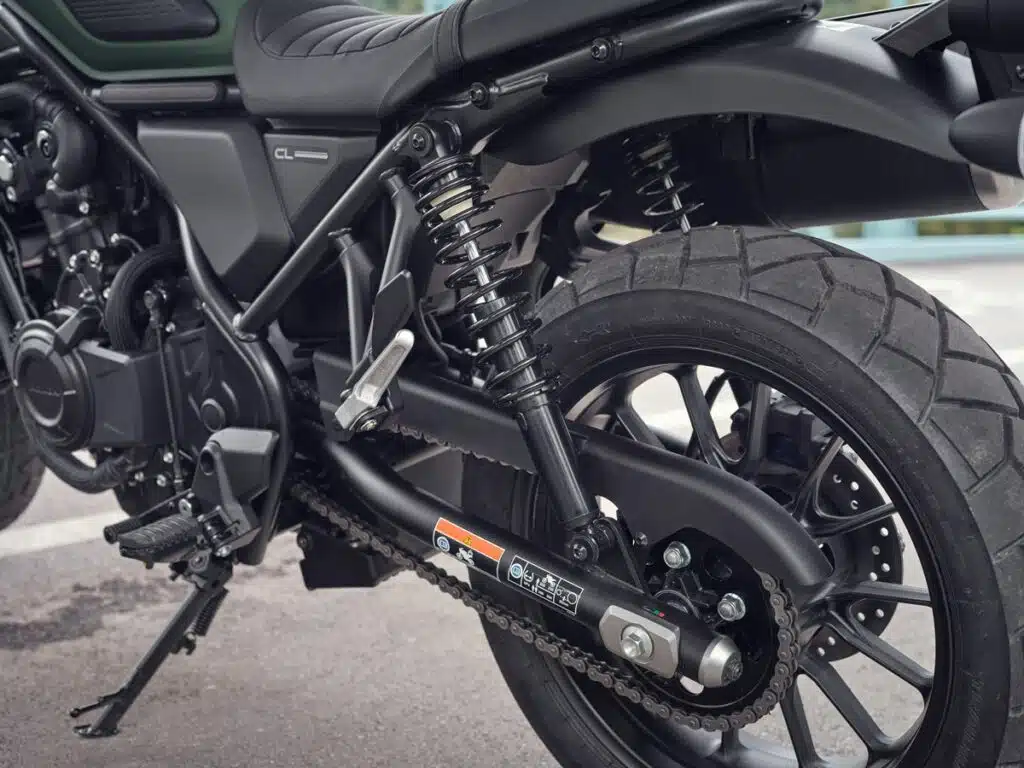 23YM CL500 svg+xml;charset=utf