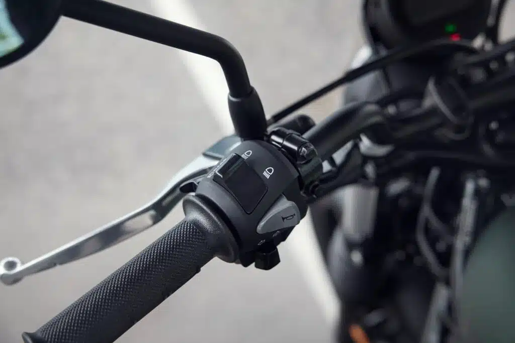 23YM CL500 svg+xml;charset=utf