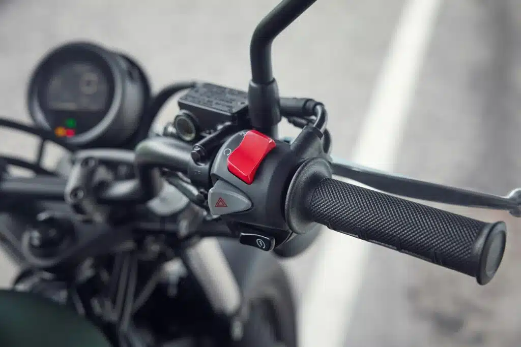 23YM CL500 svg+xml;charset=utf