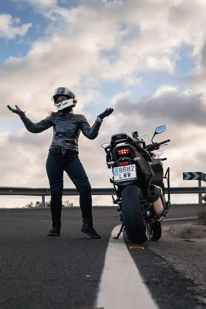 Honda-NT1100-Gran-Canaria-Rental-Celiska-22 svg+xml;charset=utf