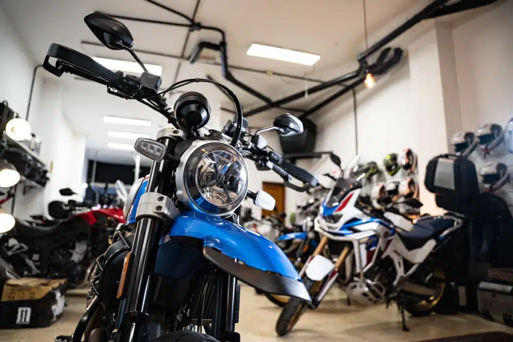 canary-ride-gran-canaria-rental-motorcycle-canary-islands-2 svg+xml;charset=utf