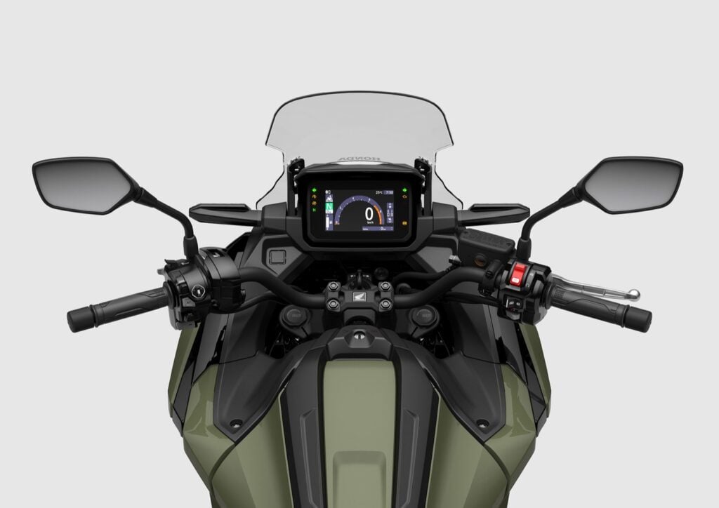 honda-nc750x-04-detail-cockpit honda-nc750x-04-detail-palubní deska
