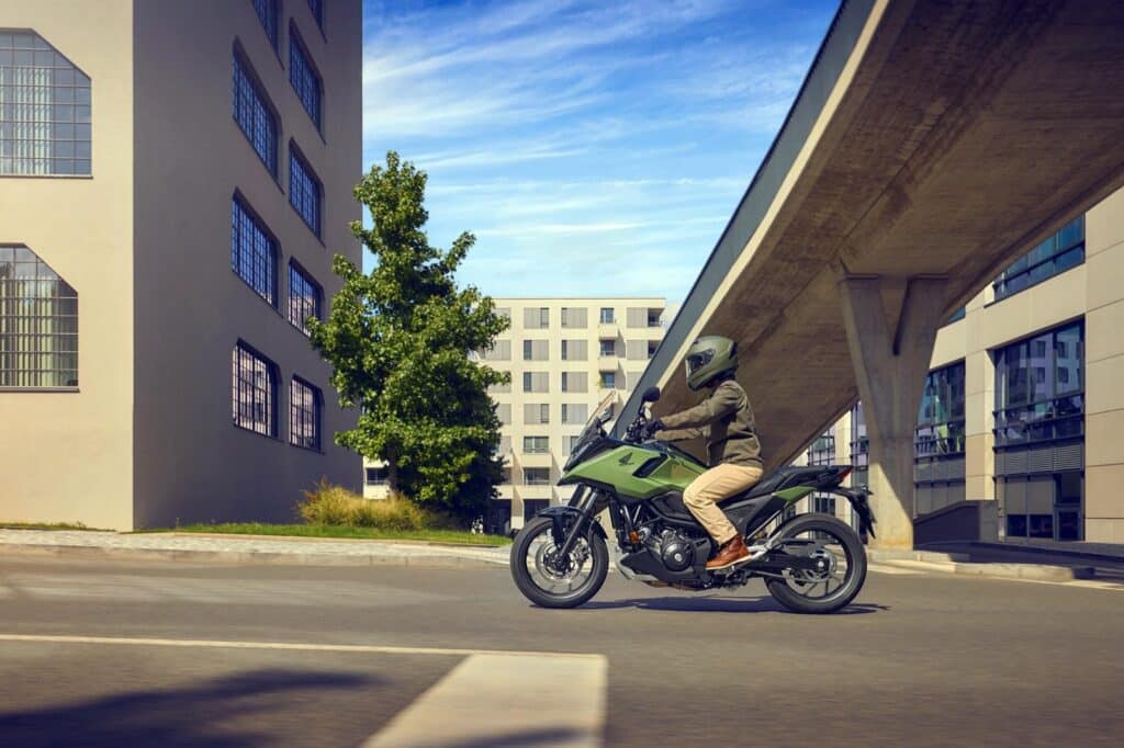 honda-nc750x-05-lifestyle-urban honda-nc750x-05-životní styl-městský