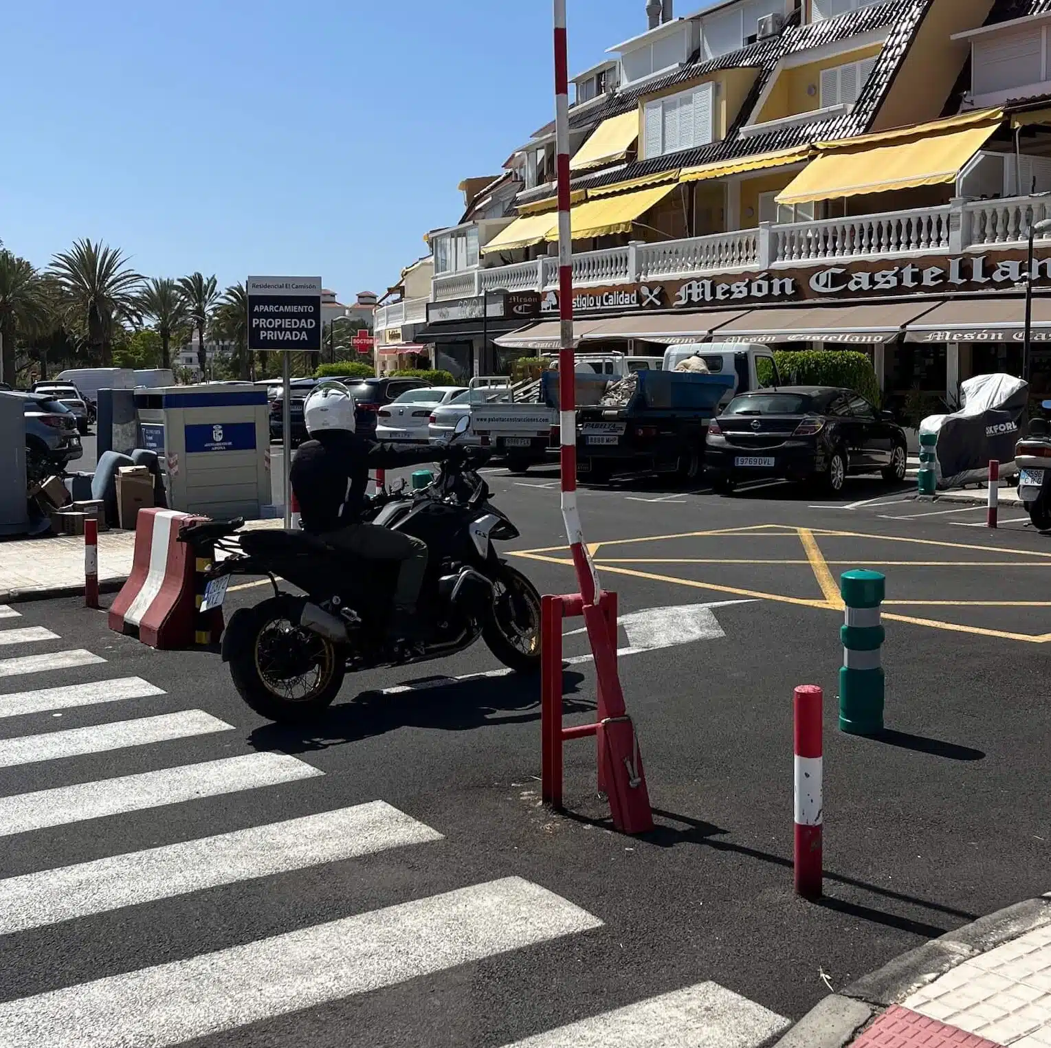 How to Return Your Motorcycle After Business Hours in Tenerife 2 svg+xml;charset=utf