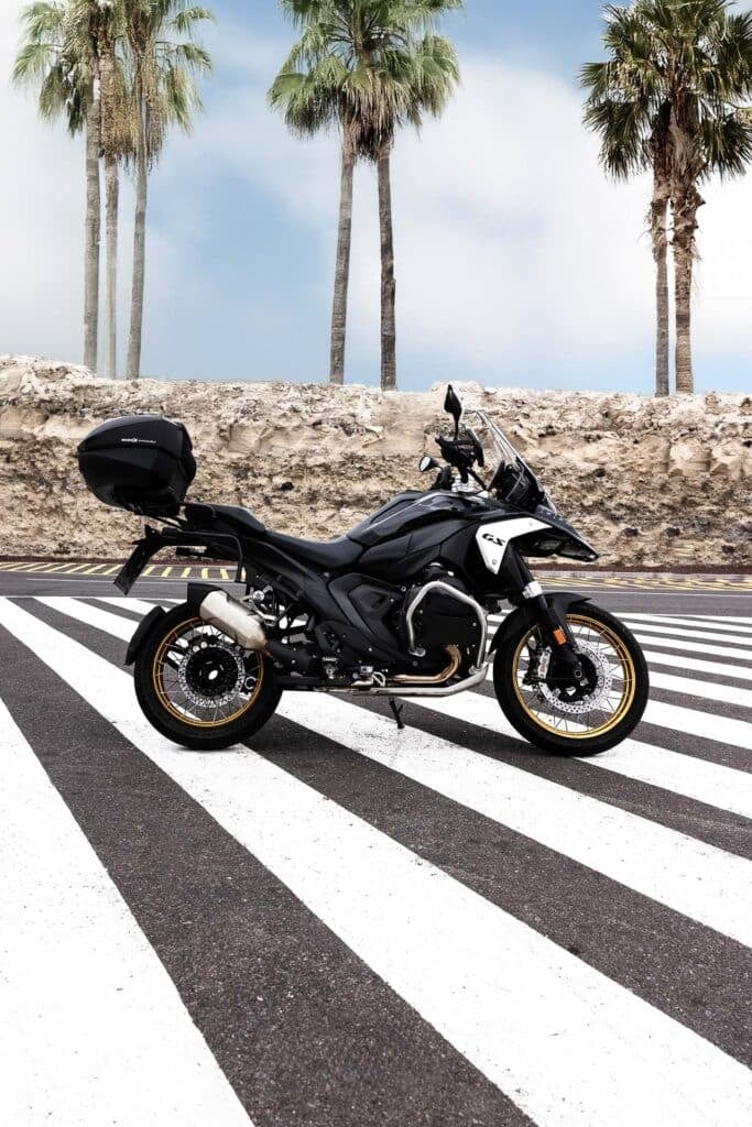 BMW R1300GS FOR RENT IN CANARY ISLANDS-10 BMW R1300GS FOR RENT IN CANARY ISLANDS-10