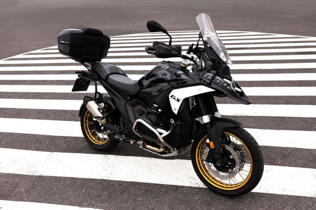 BMW R1300GS FOR RENT IN CANARY ISLANDS-8 BMW R1300GS FOR RENT IN CANARY ISLANDS-8