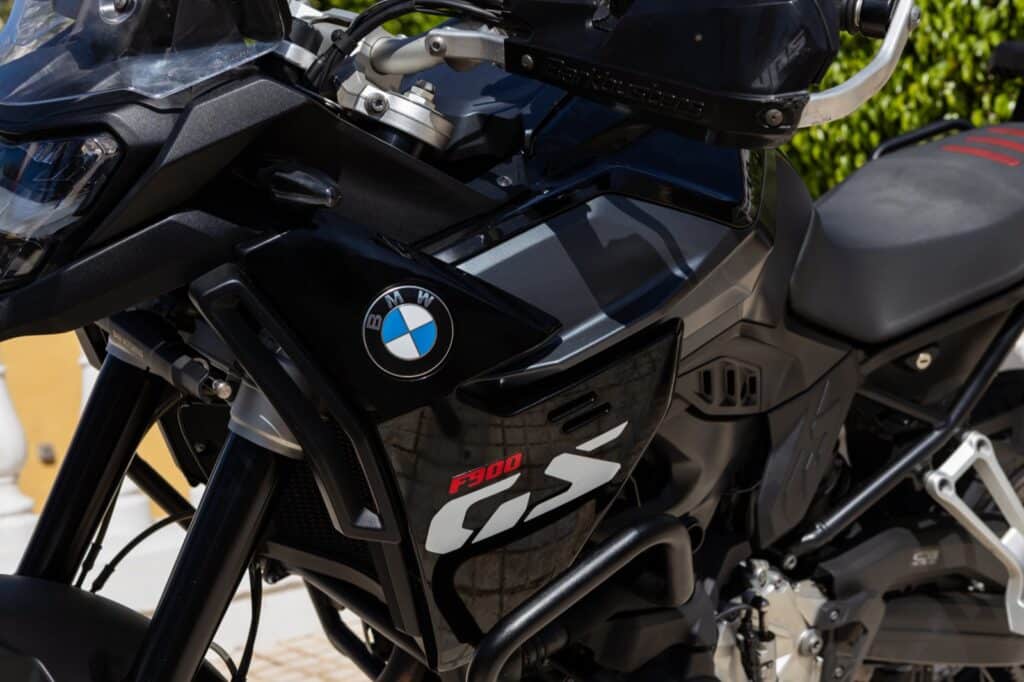 bmw-f900gs-01 bmw-f900gs-01