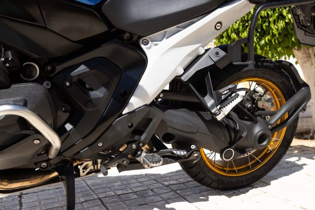bmw-r1300gs-21 bmw-r1300gs-21