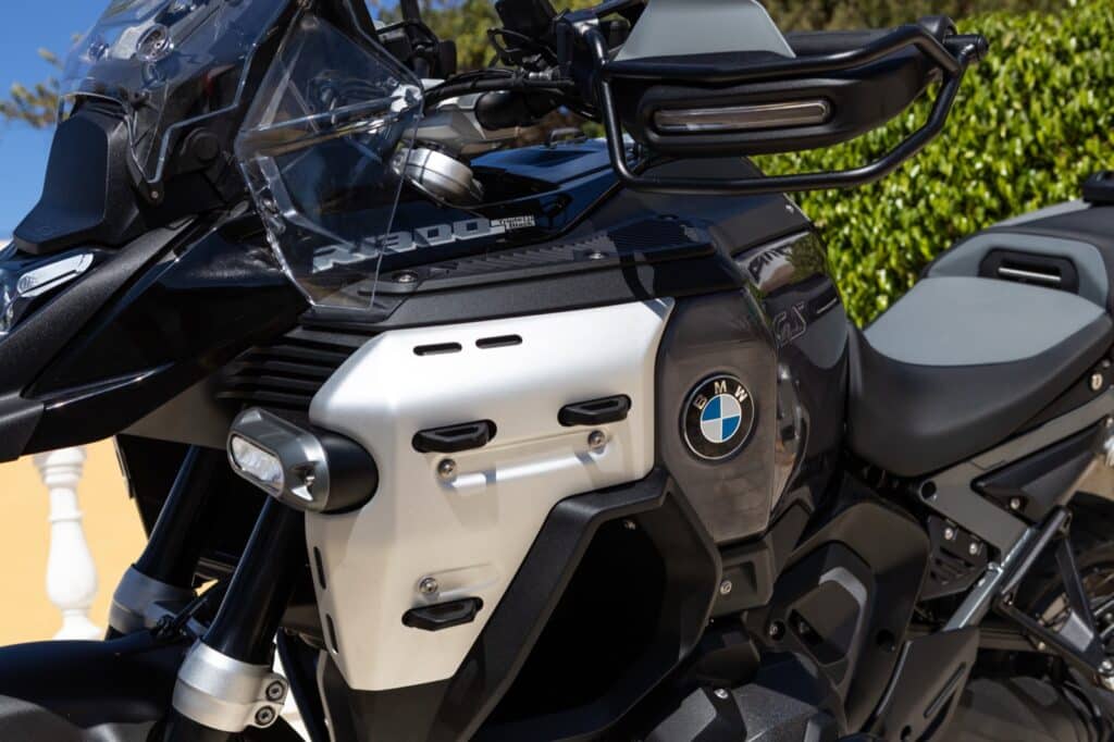 bmw-r1300gs-24 bmw-r1300gs-24