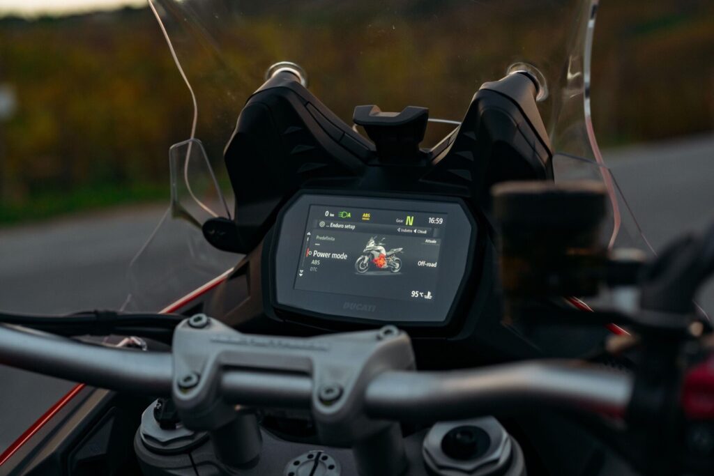 ducati-multistrada-v2-29 ducati-multistrada-v2-29