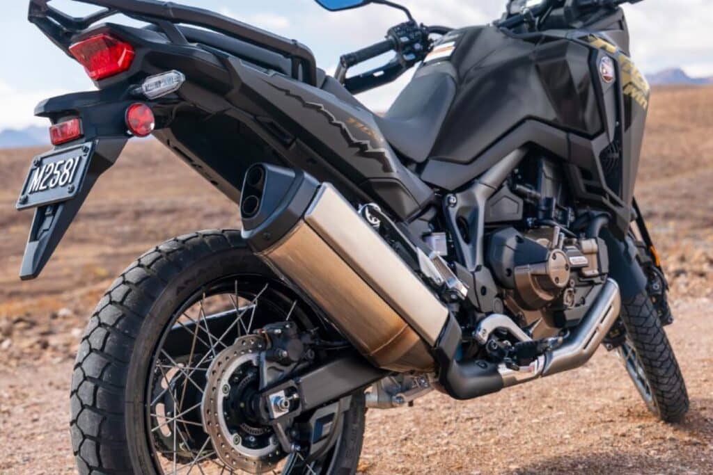 honda-africa-twin-1100-15 honda-africa-twin-1100-15